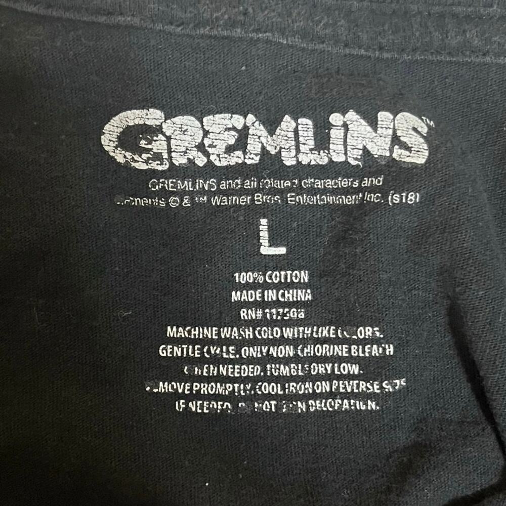 Licensed vintage Gremlins movie t-shirt in black Y2K- women’s size large - Picture 2 of 5